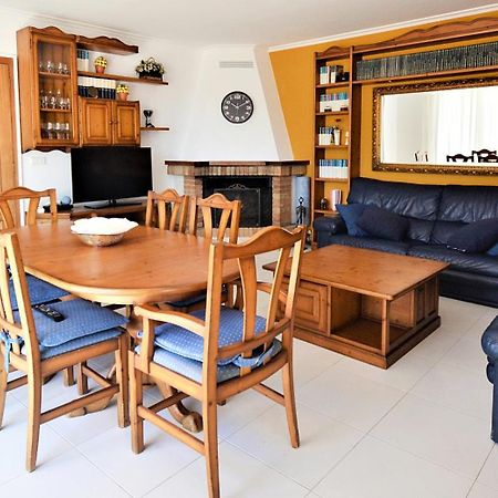 Piso De Playa Con Terraza En El Centro De Vilanova บียานูเอบา เด อาโรซา ภายนอก รูปภาพ